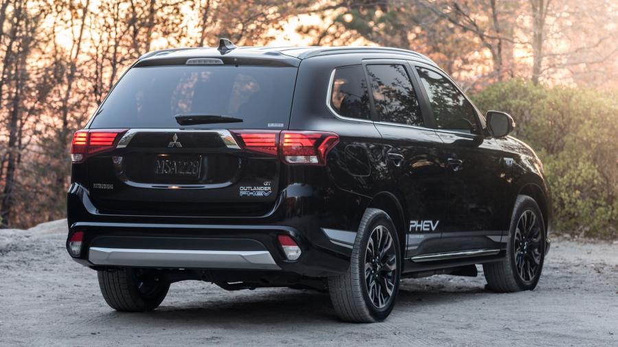  Mitsubishi Outlander PHEV 2017 года  (NA) (фото 70 из 70)